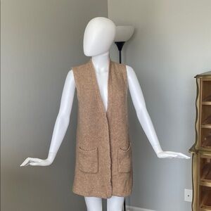 Tahari Woman Beige Sleeveless Vest